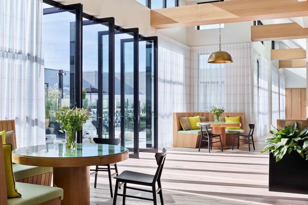 Готель Sentral West Midtown At Star Metals Атланта Ресторан фото